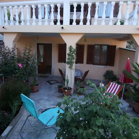 App With A Lovely Patio