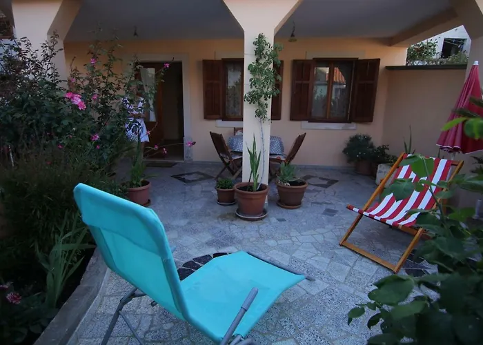 App With A Lovely Patio Appartement