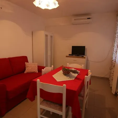 App With A Lovely Patio * Mali Lošinj