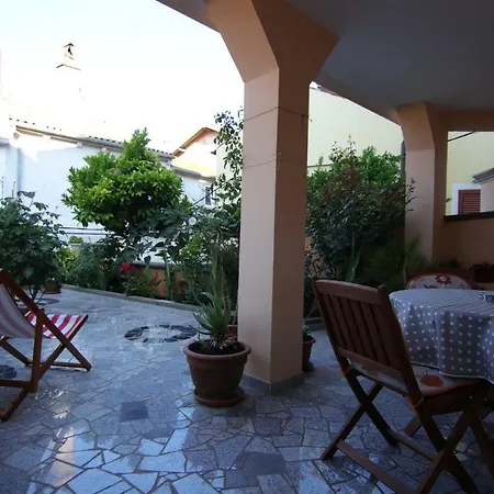 App With A Lovely Patio Mali Losinj