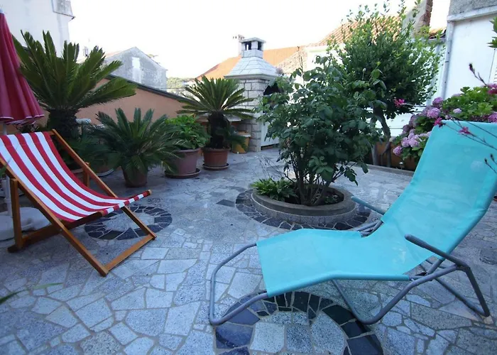 Apartmán App With A Lovely Patio Mali Lošinj