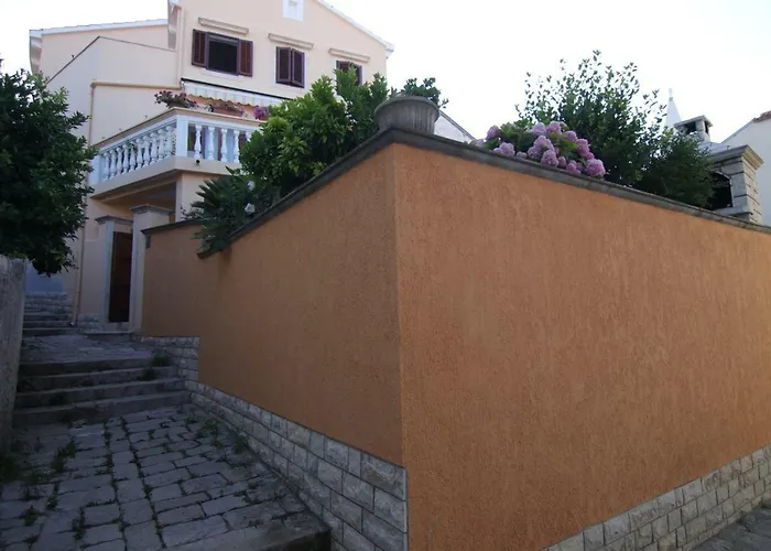 App With A Lovely Patio Apartmán Mali Lošinj